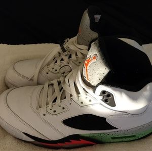 Jordan 5 Space Jam